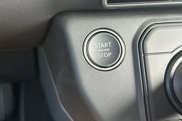 New 2026 Fuji White Land Rover X-Dynamic SE image 21