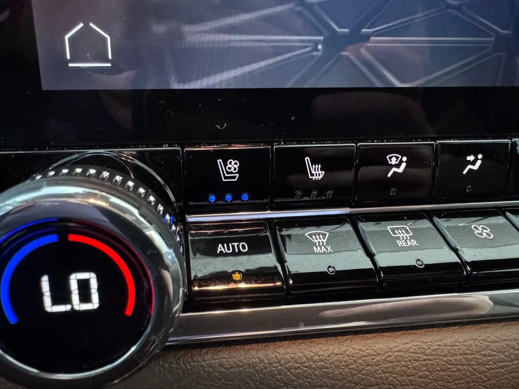 Certified Used 2025 Onyx Black GMC Denali image 24