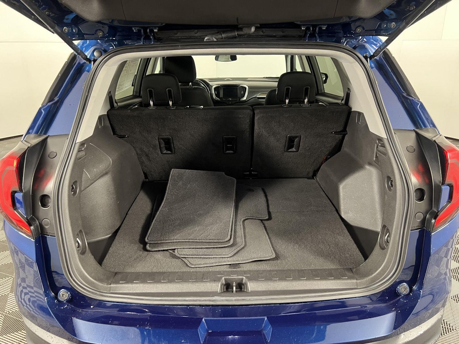Used 2020 BLUE EMERALD METALLIC GMC SLE image 24