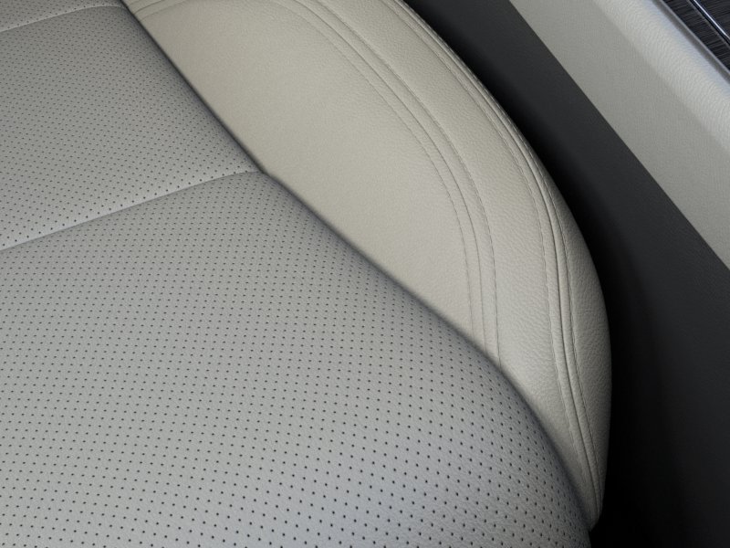 New 2026 Pristine White Metallic Tri-Coat Lincoln Reserve® image 16