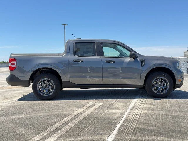 New 2026 Carbonized Gray Metallic Ford XLT image 2