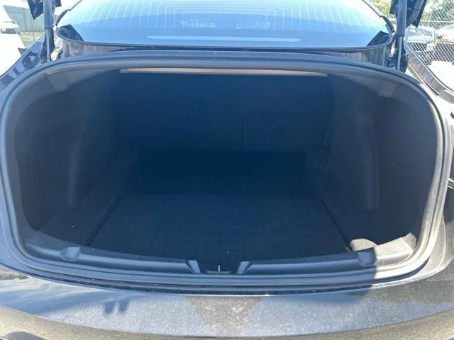 Used 2018  Tesla Long Range image 13
