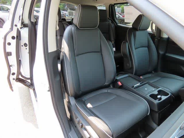 New 2026 Platinum White Pearl Honda Touring image 18