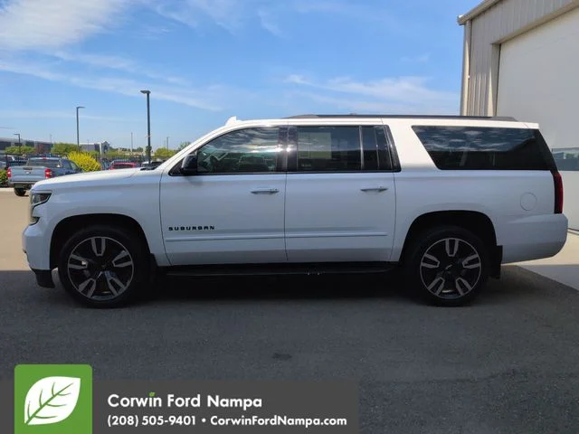 Used 2019 Summit White Chevrolet  image 6