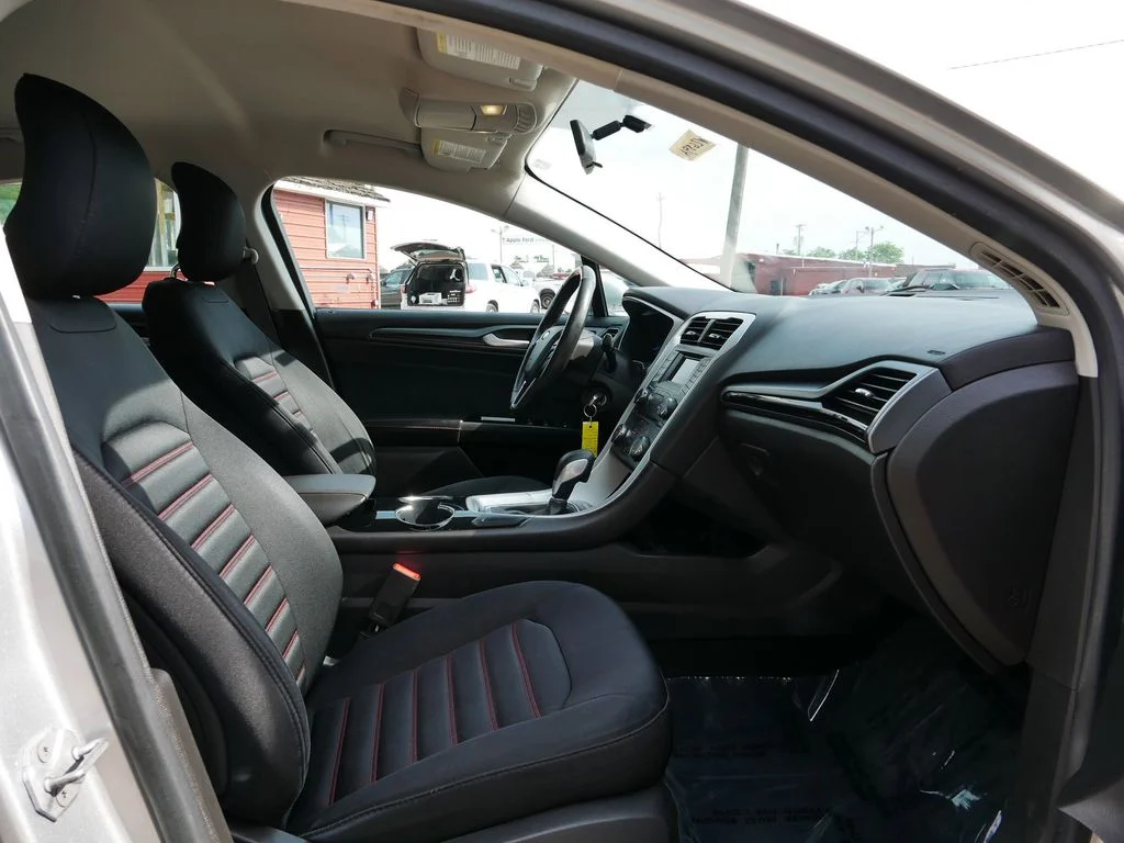 Used 2014 Silver Ford SE image 8
