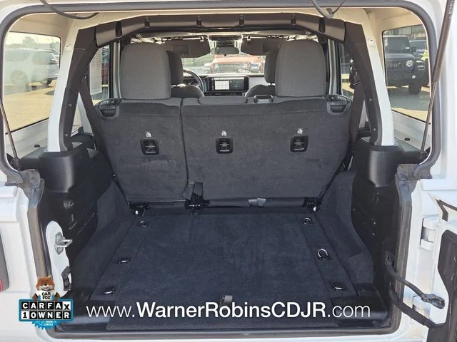 Used 2024 White Jeep Sahara image 11