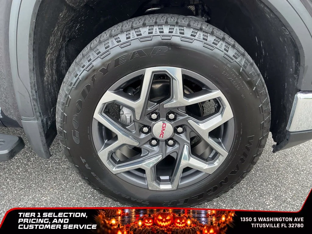 Certified Used 2025 Titanium Rush Metallic GMC SLT image 11