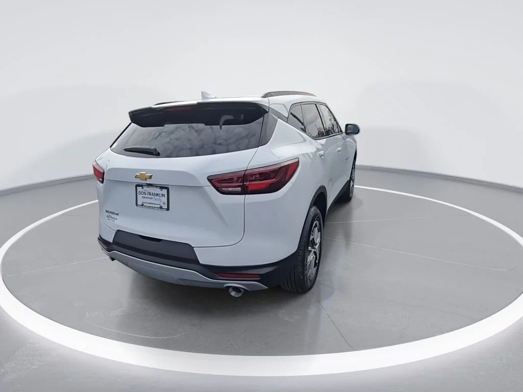 Used 2024 White Chevrolet LT image 8