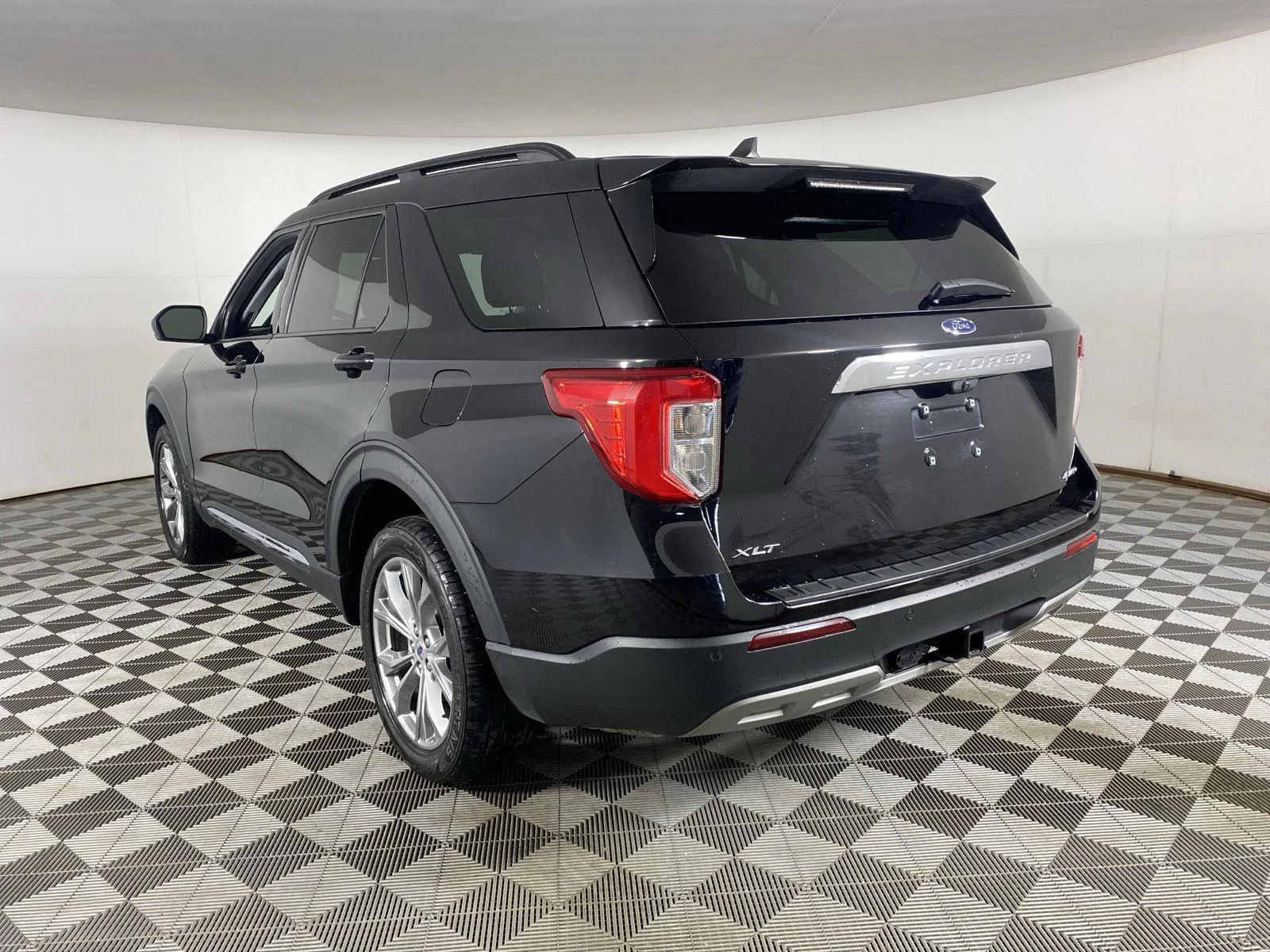 Used 2023 Agate Black Ford XLT image 8