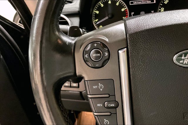 Used 2016 Blue Land Rover HSE image 18
