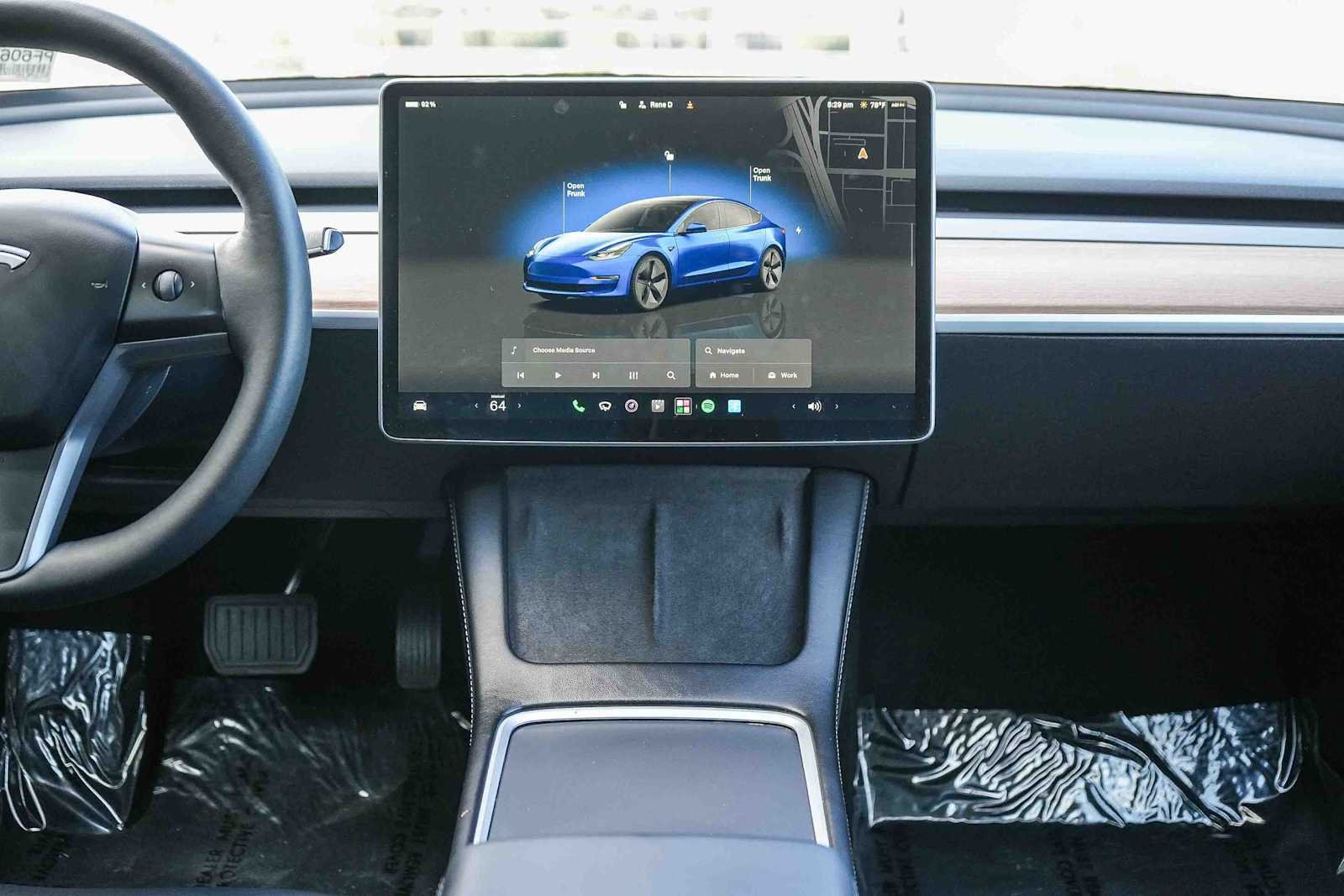 Used 2023  Tesla  image 13