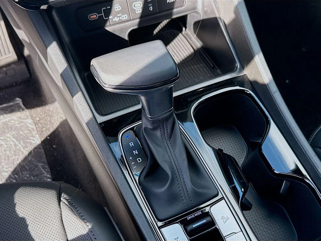 2025 Hyundai Santa Cruz Limited - Photo 14