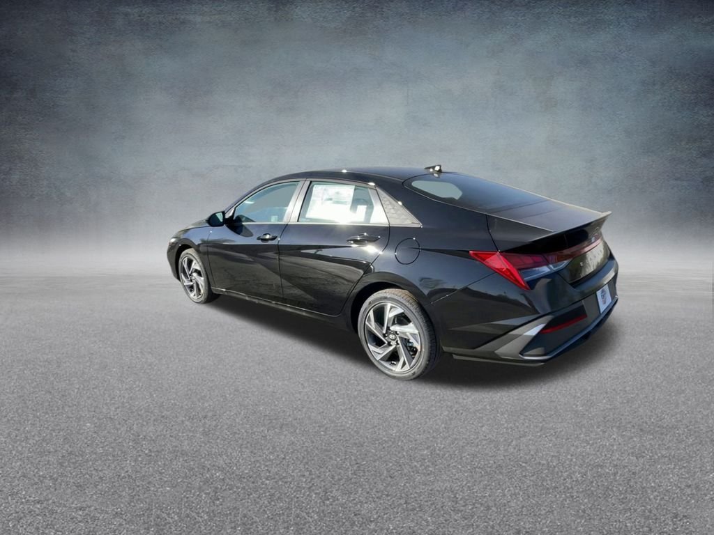 2025 Hyundai Elantra Blue - Photo 17