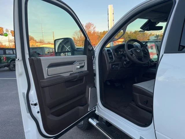 New 2026 Bright White Clear-Coat Exterior Paint RAM Laramie image 4