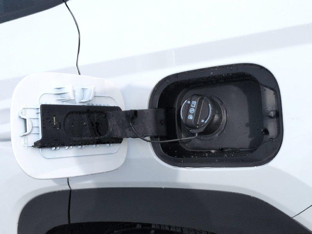 New 2026 White Hyundai SEL Plus FWD image 18