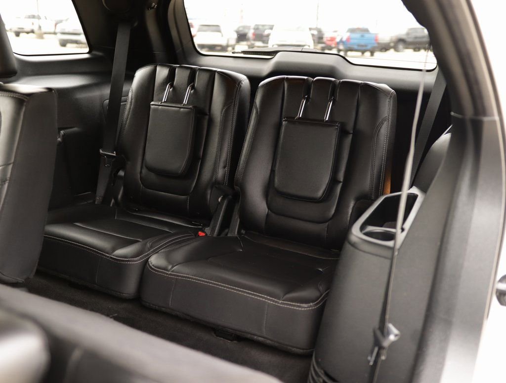 Used 2018 Silver Ford Limited image 27