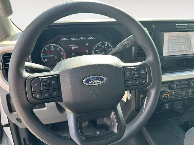 2025 Ford F-350 Super Duty Chassis Cab XL - Photo 12
