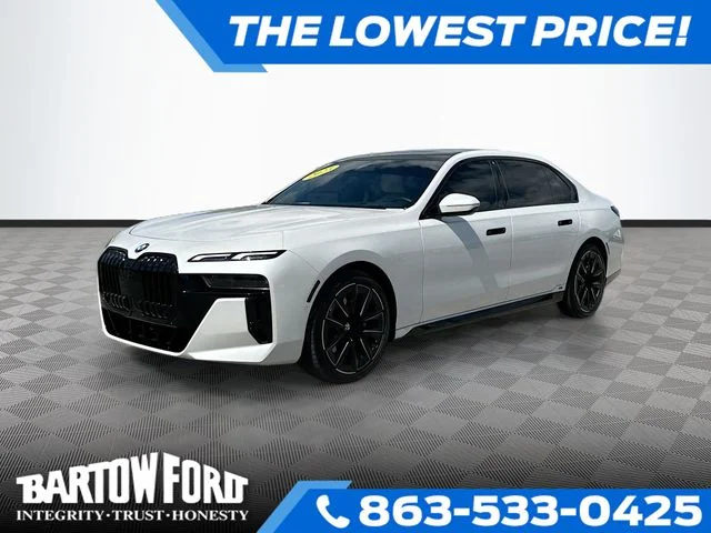 Used 2023 White BMW 760i xDrive image 1