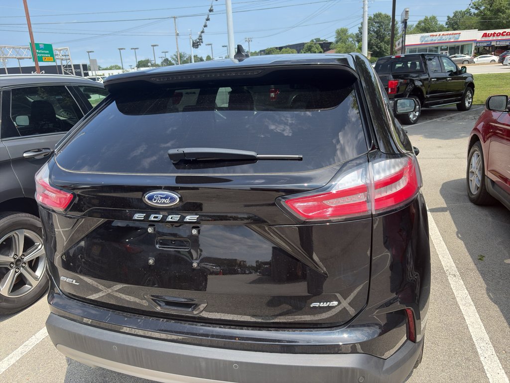 Used 2023 Agate Black Metallic Ford SEL image 6