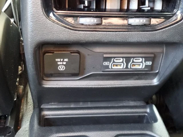 Used 2023 Black Jeep Altitude image 13