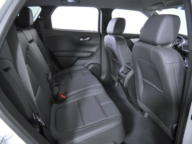Used 2022 White Chevrolet LT image 13