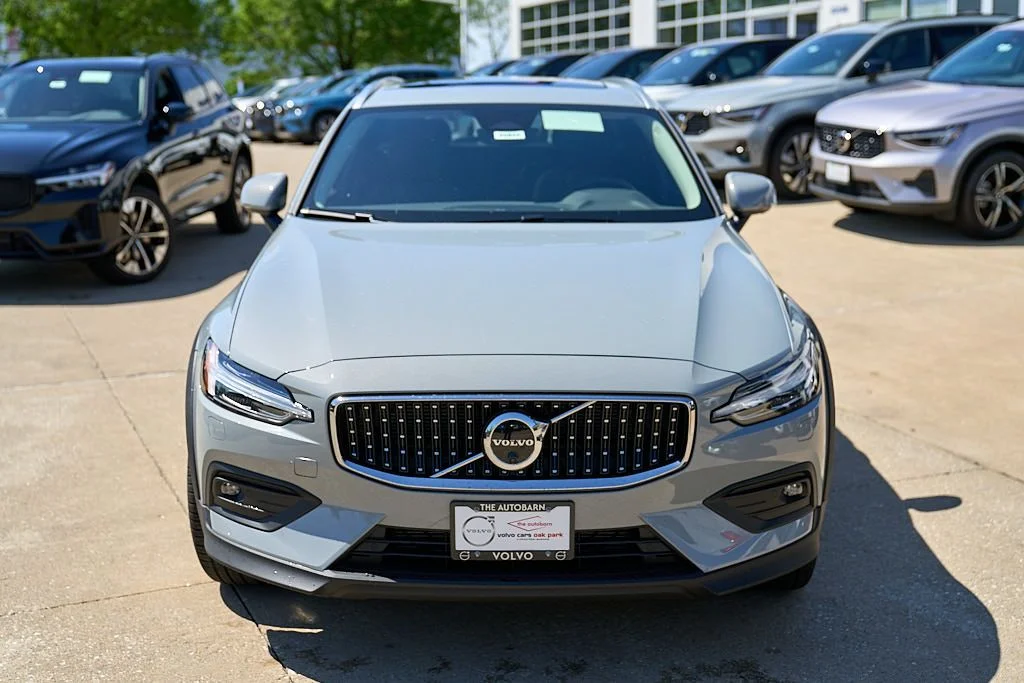 New 2026 Vapour Grey Volvo Plus image 5