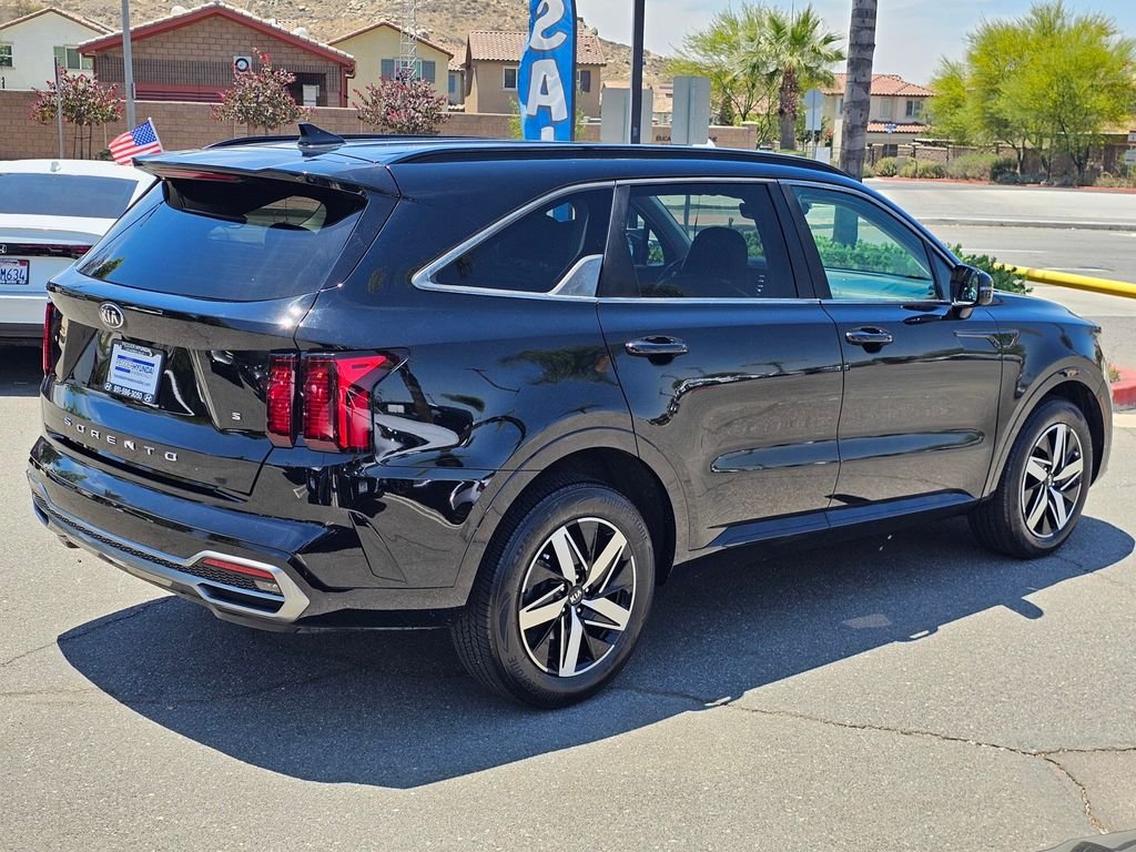 Used 2021 Black Kia S image 5