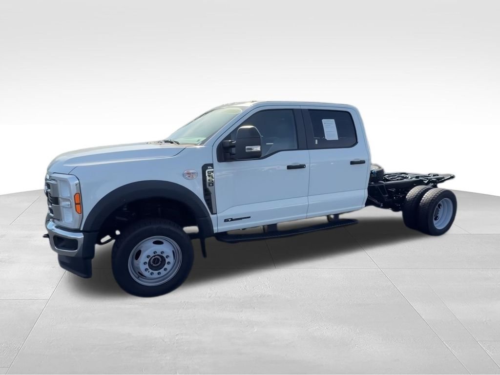 Used 2025 White Ford XL image 5