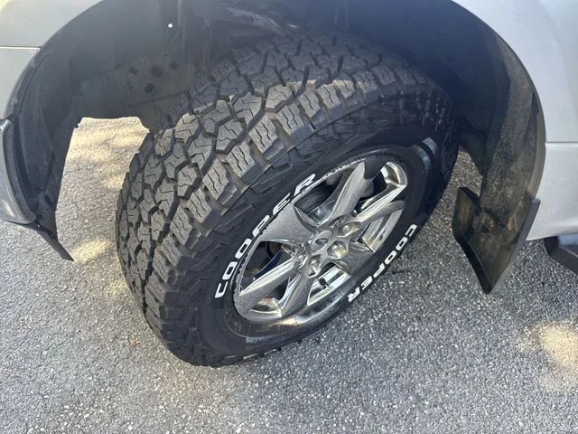 Used 2018 Silver Ford XLT image 32