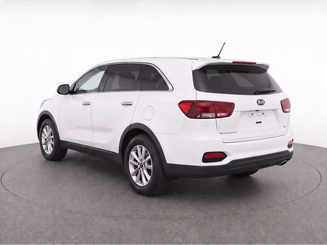 Used 2019 Snow White Pearl Kia L image 4