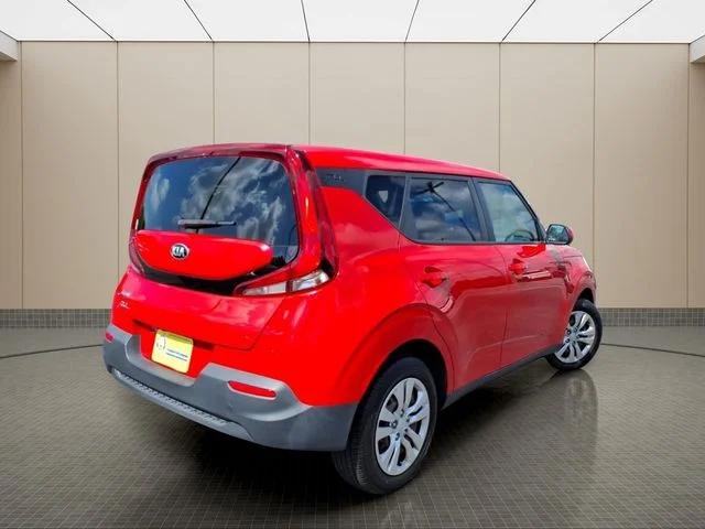 Used 2021 Red Kia LX image 6