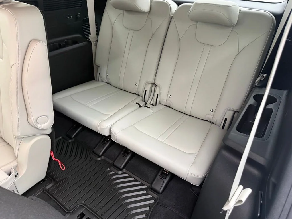 Used 2025 White Kia EX image 39