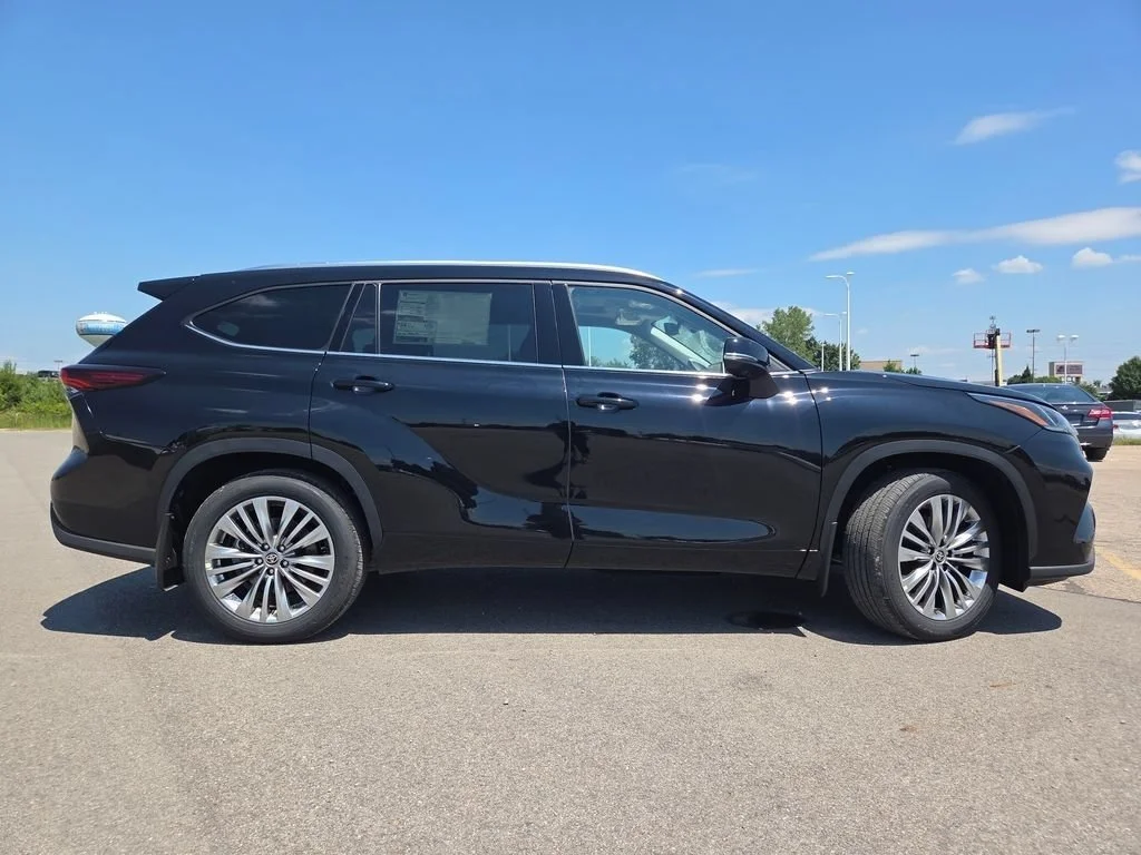 New 2026 Midnight Black Metallic Toyota Platinum image 29