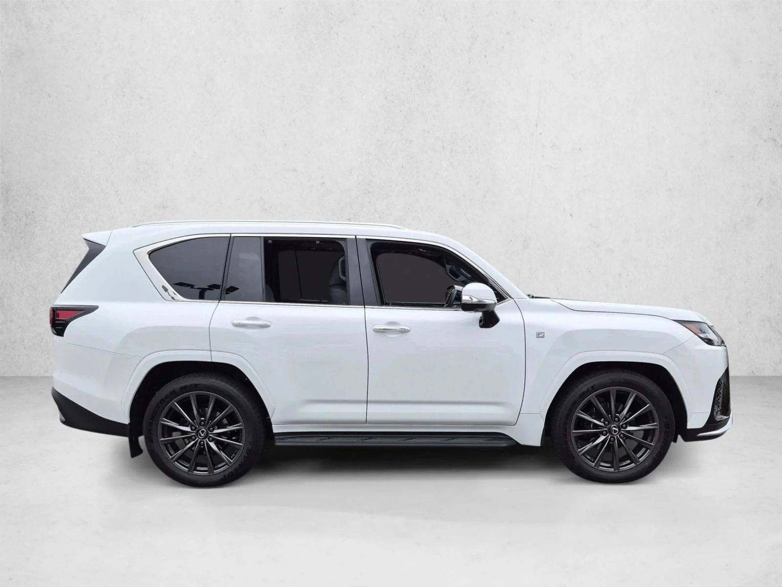 Used 2026 Ultra White Lexus LX 600 F SPORT Handling image 5