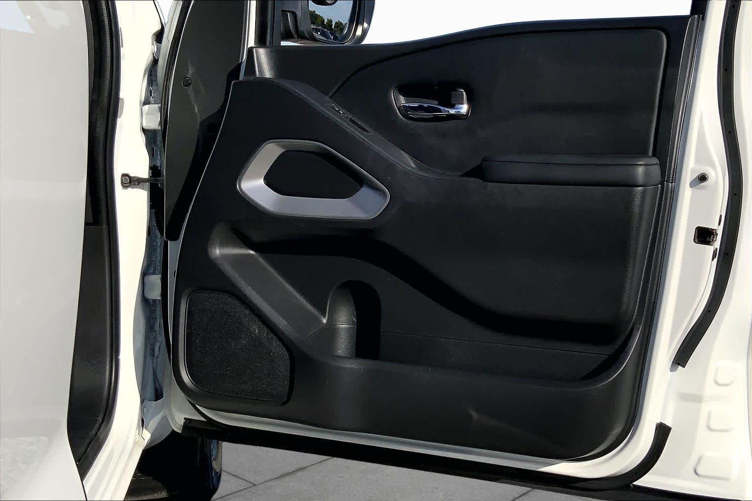 Used 2023 Glacier White Nissan SV image 22