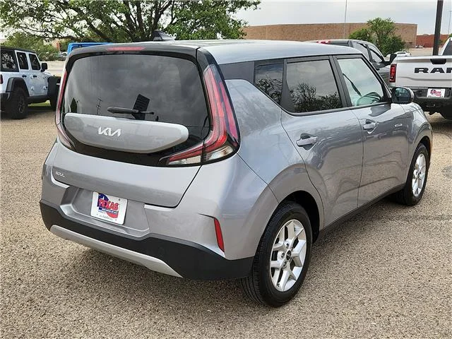 Used 2024 Gravity Gray KIA LX (IVT) image 4