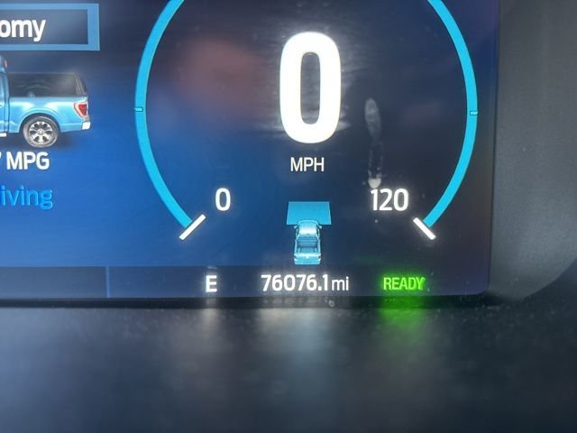 Used 2022 White Ford Lariat image 5