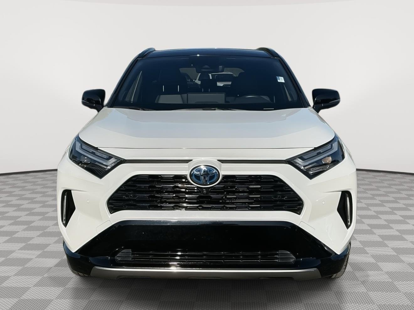 Used 2023 Wind Chill Pearl w/Midnight Black Metallic Roof TOYOTA XSE image 21