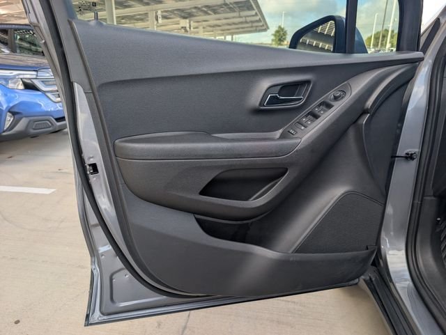 Used 2020 Gray Chevrolet LS image 22