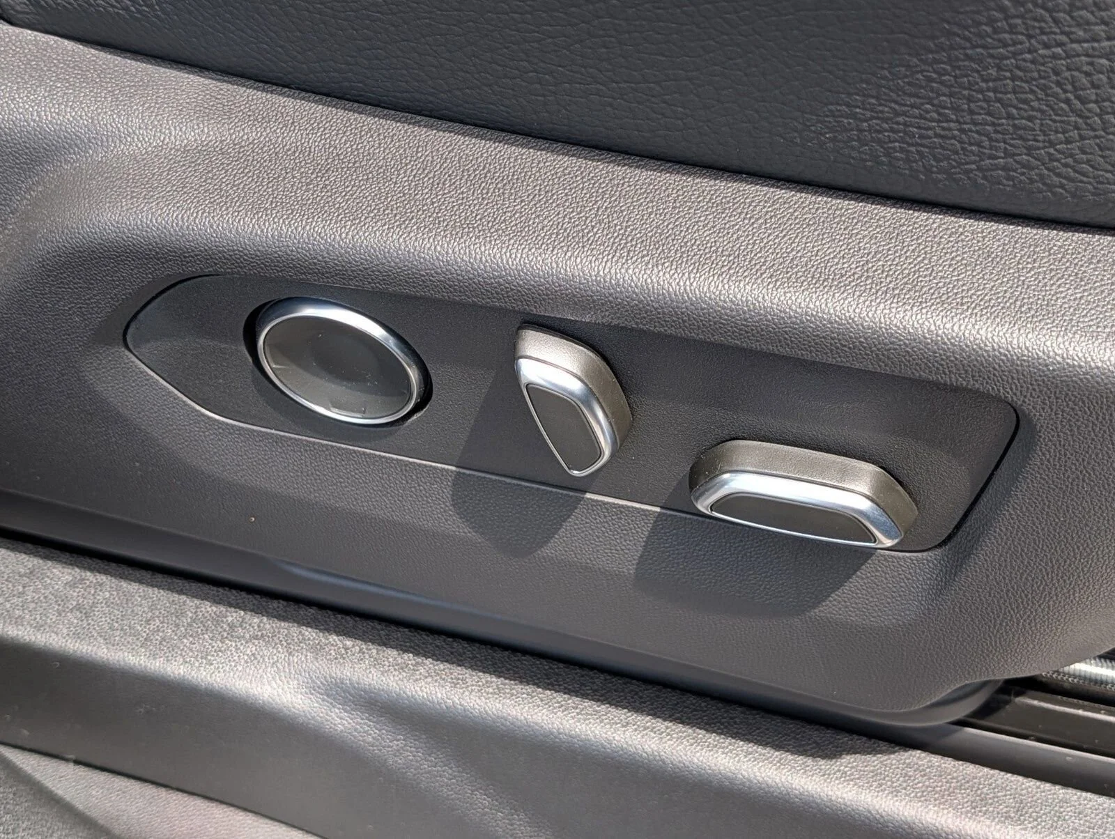 2026 GMC Yukon Denali - Photo 31