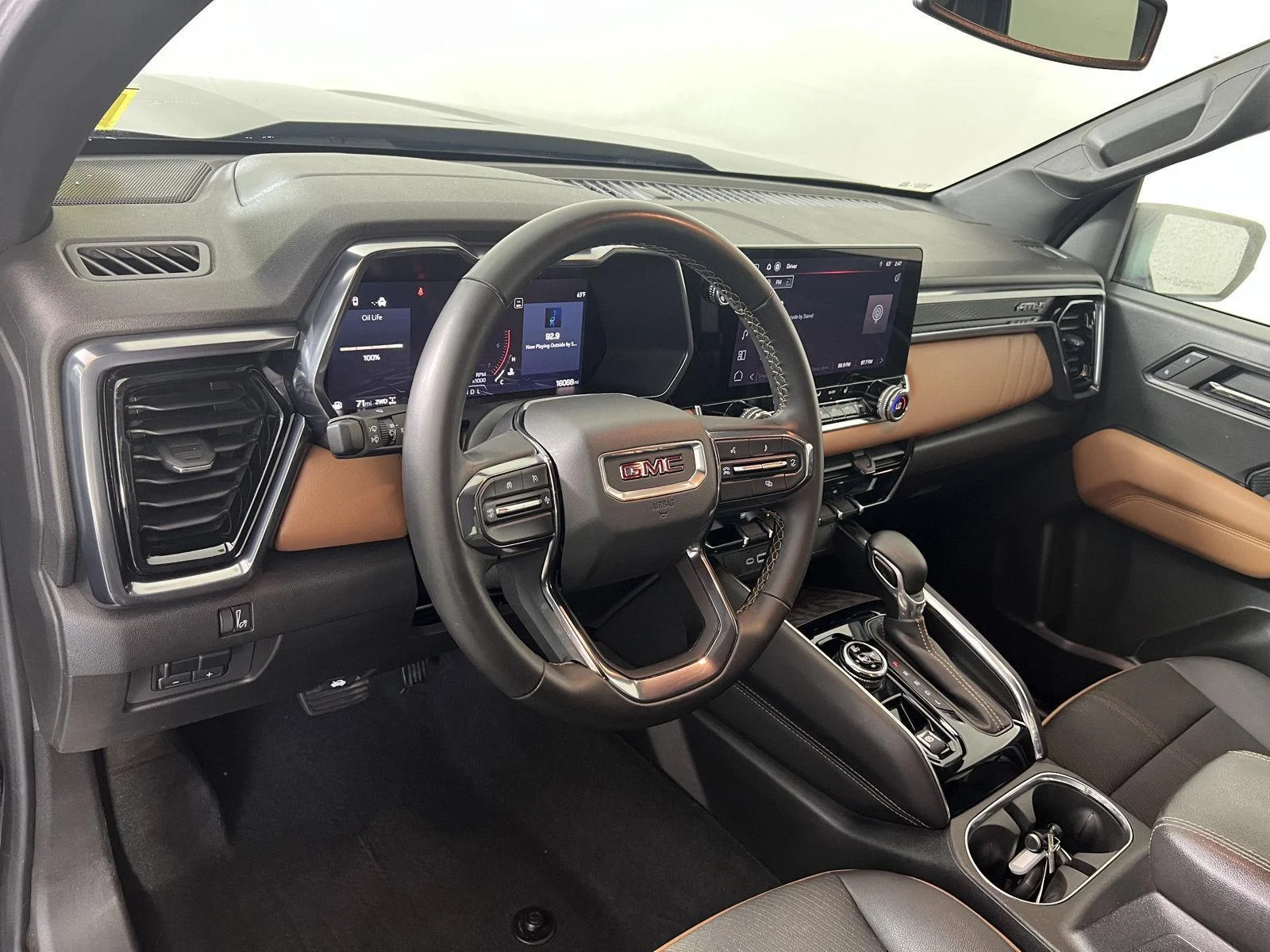 Used 2024 Onyx Black GMC AT4 image 3