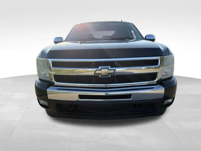 Used 2010 Black Chevrolet LT image 8