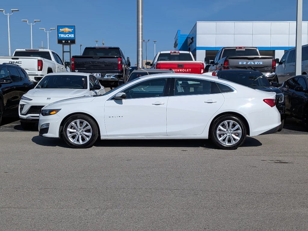 Used 2024 Summit White Chevrolet LT image 7