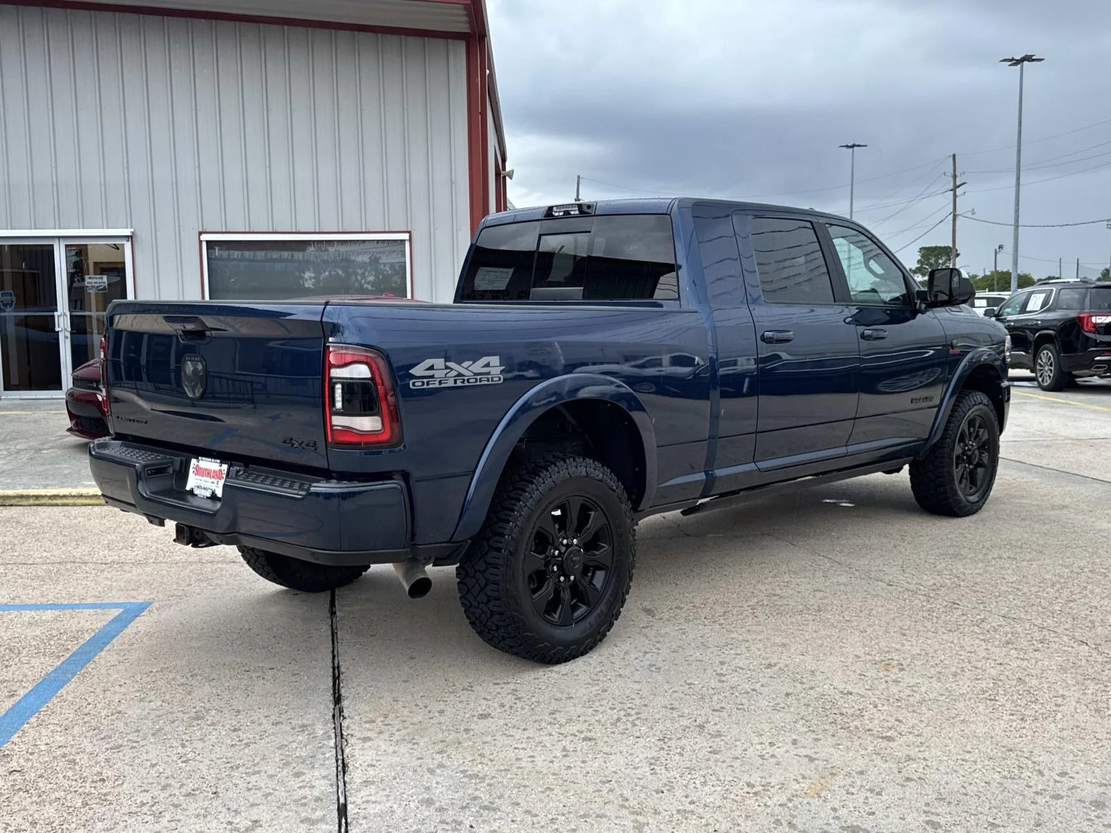 Used 2022 Patriot Blue Pearlcoat Ram Limited image 7