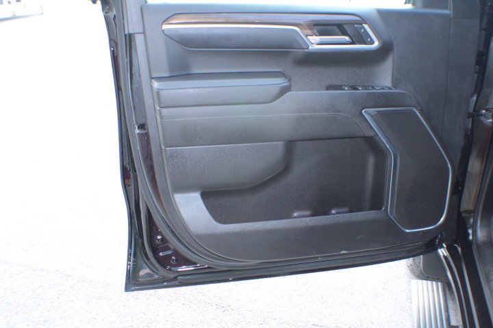 Used 2022 Black Chevrolet LT image 6