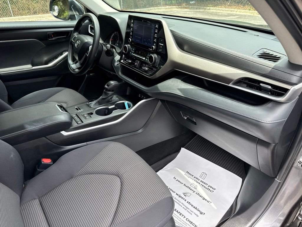 Used 2022 Gray Toyota L image 11