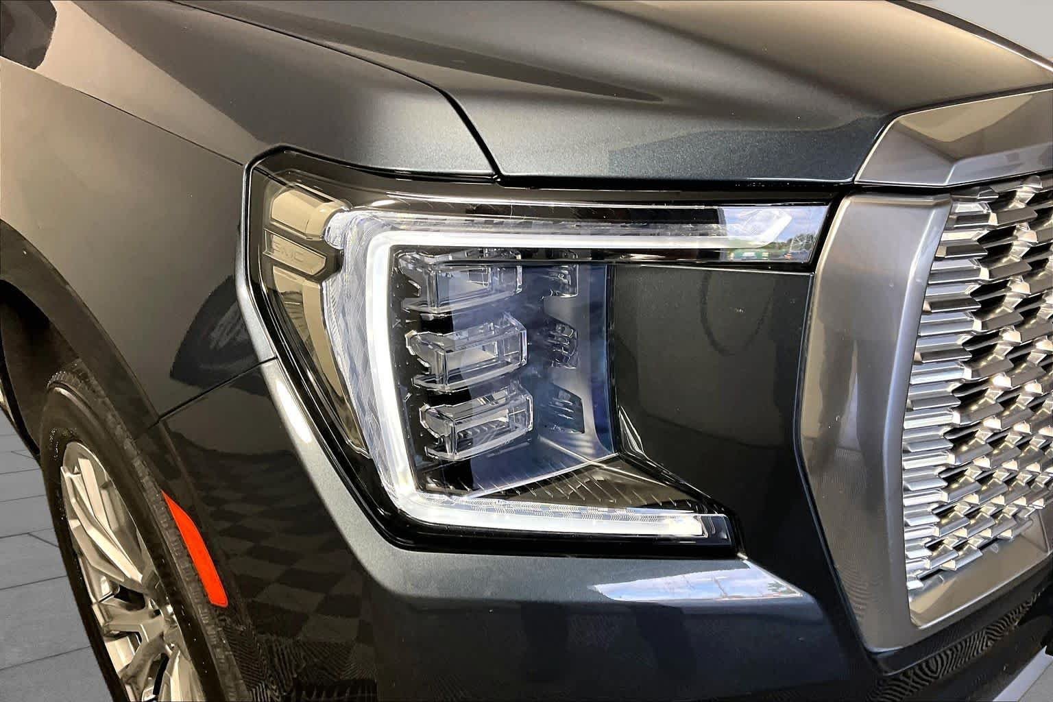 Used 2021 Dark Sky Metallic GMC Denali image 27