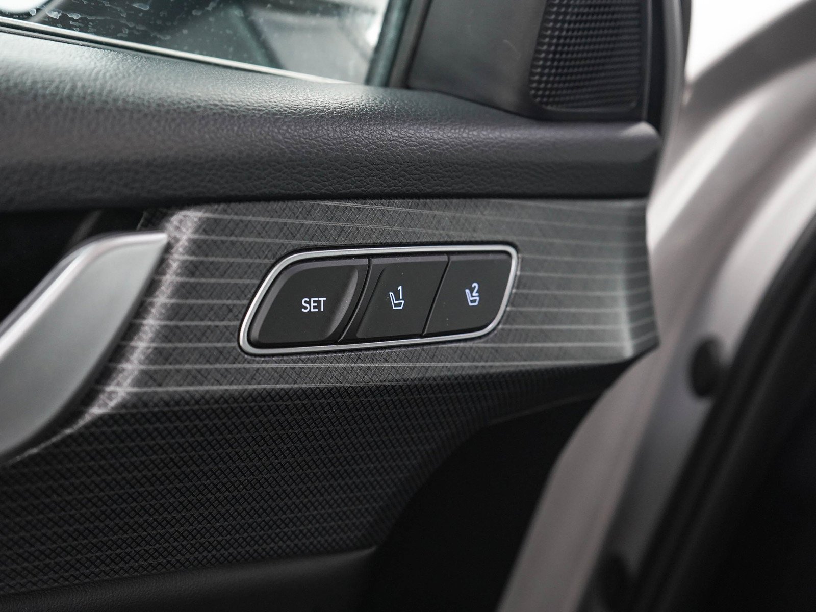 2025 Hyundai Palisade Limited - Photo 25