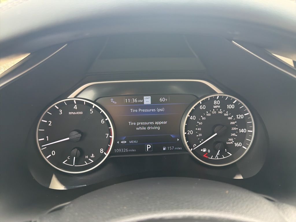 Used 2019 White Nissan SL image 28