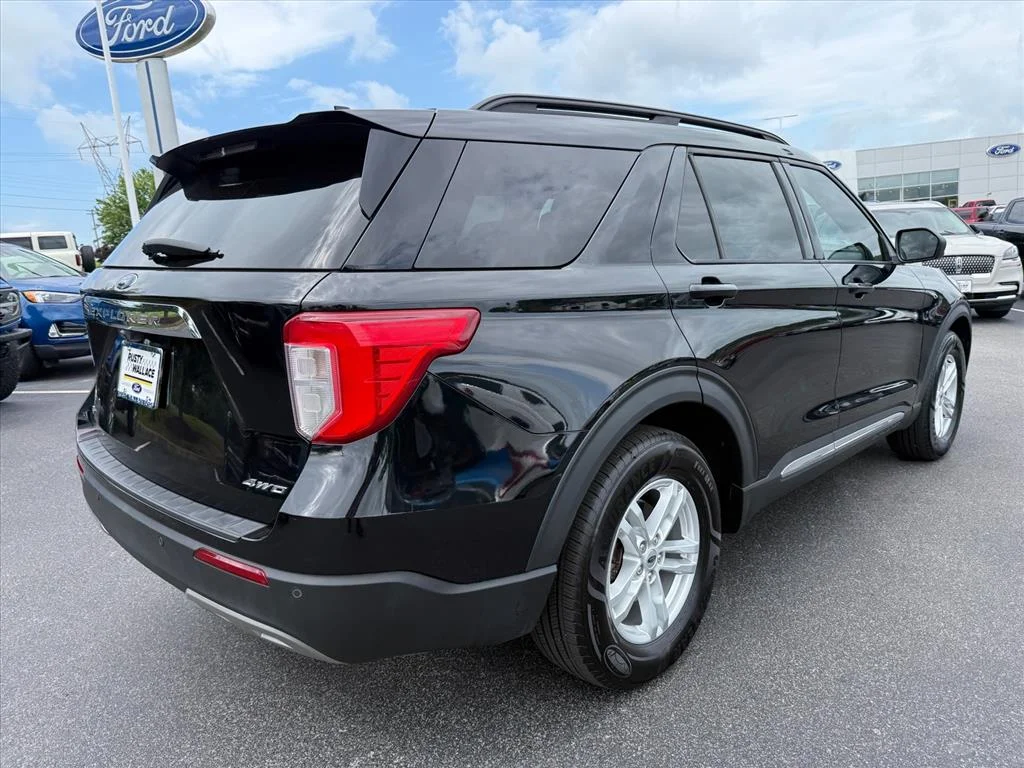 Used 2021 Black Ford XLT image 7